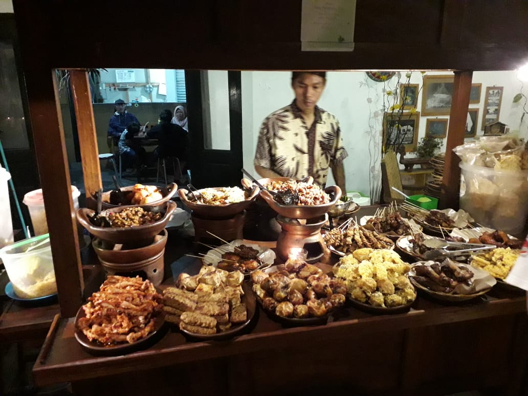 Wisata Kuliner di Yogya? Ya, ke Pendopo Lawas di Alun-alun Utara, Keraton Kasultanan Yogyakarta 